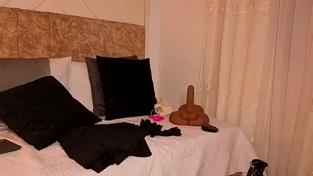 angelinarouse  online show from 02.12.26