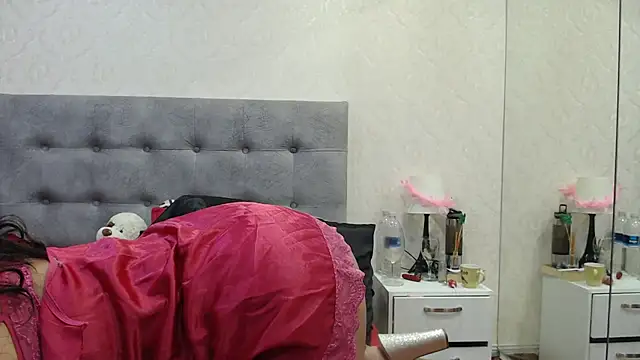 Snapshot of ScarlettGreen_ chatting on 02.10.26 ScarlettGreen online show from 02.10.26