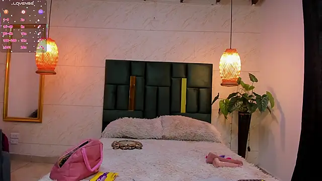 Snapshot of Danna_williamss chatting on 09.26.25 Danna williamss online show from 09.26.25