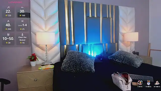 Snapshot of SaraJonness chatting on 09.09.25 SaraJonness online show from 09.09.25