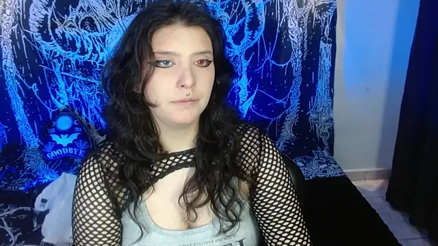 Snapshot of mikaskullcs chatting on 07.31.26 mikaskullcs online show from 07.31.26