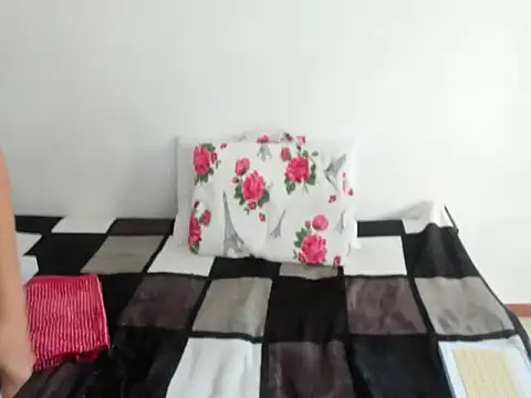 Snapshot of DulceXmile chatting on 10.16.25 DulceXmile online show from 10.16.25