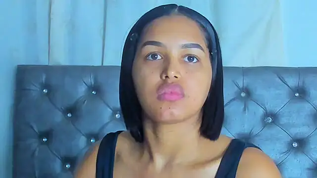 Snapshot of NikkiStarrr chatting on 10.12.25 NikkiStarrr online show from 10.12.25