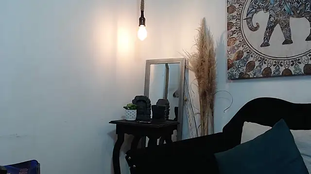 GagingZhara online show from 10.10.25