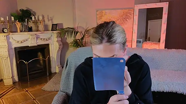 Jes Solar online show from 10.03.25