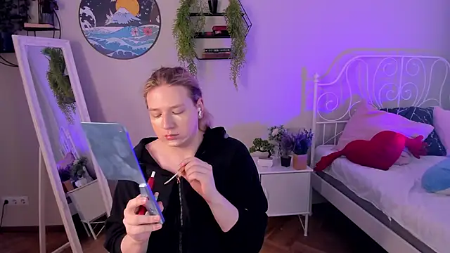 Jes Solar online show from 10.07.25