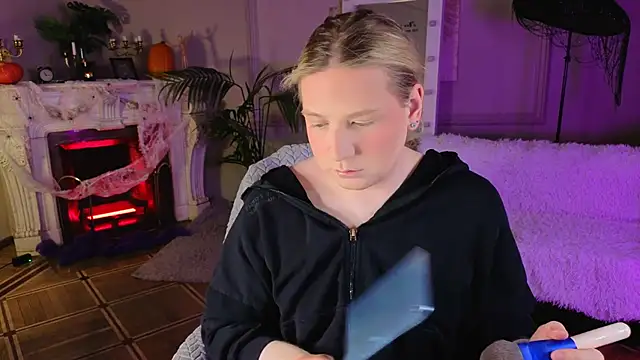 Jes Solar online show from 10.31.25