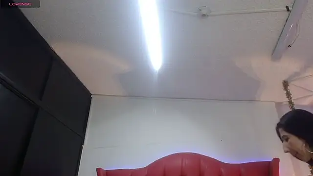 nei girl online show from 04.21.26