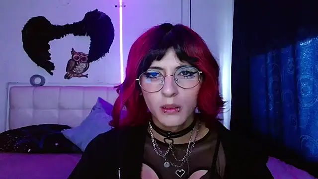 Snapshot of goth_minerva chatting on 10.05.25 goth minerva online show from 10.05.25