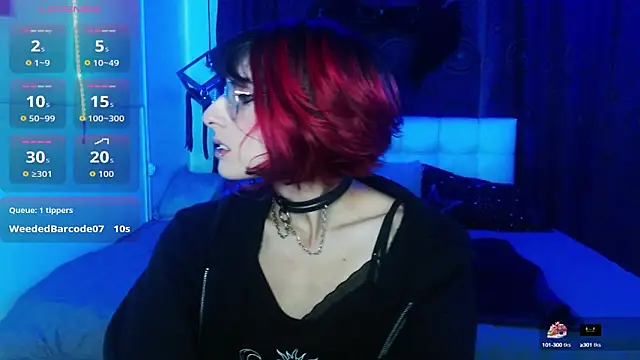 Snapshot of goth_minerva chatting on 10.11.25 goth minerva online show from 10.11.25
