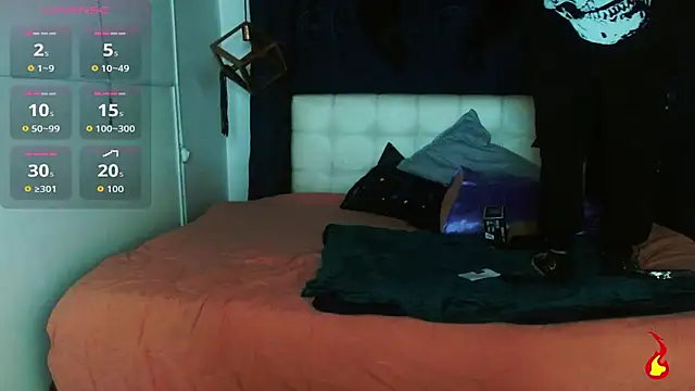 Snapshot of goth_minerva chatting on 10.12.25 goth minerva online show from 10.12.25