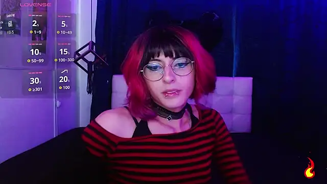 Snapshot of goth_minerva chatting on 10.16.25 goth minerva online show from 10.16.25