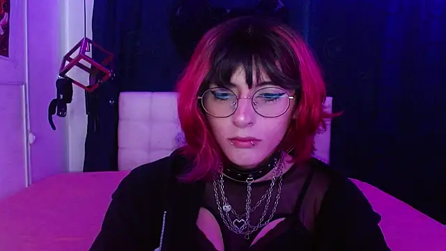 Snapshot of goth_minerva chatting on 10.22.25 goth minerva online show from 10.22.25