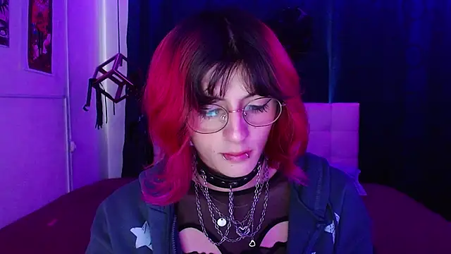 Snapshot of goth_minerva chatting on 10.29.25 goth minerva online show from 10.29.25