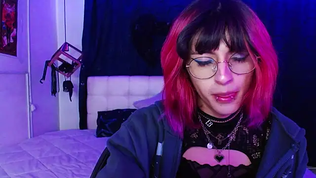 Snapshot of goth_minerva chatting on 11.03.25 goth minerva online show from 11.03.25