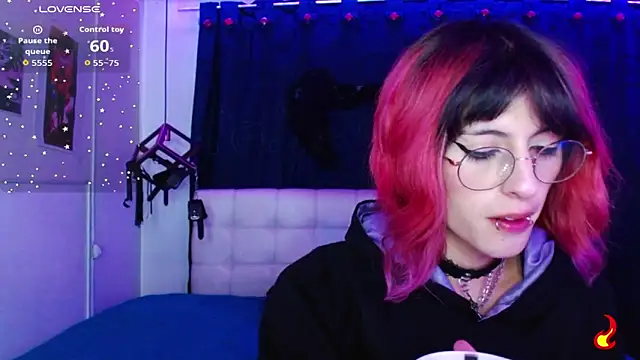 Snapshot of goth_minerva chatting on 11.06.25 goth minerva online show from 11.06.25