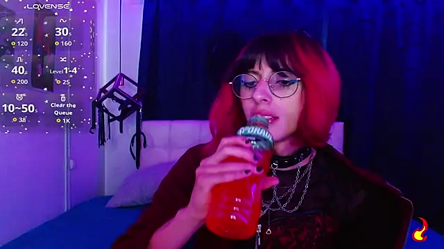 Snapshot of goth_minerva chatting on 11.10.25 goth minerva online show from 11.10.25