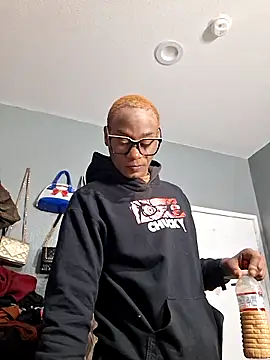 Snapshot of ItsBarbieBitcxxxx69 chatting on 10.17.25 ItsBarbieBitcxxxx69 online show from 10.17.25