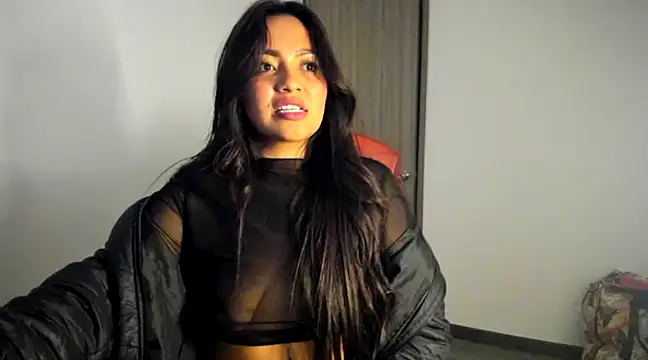 Snapshot of KatyBrunette chatting on 03.19.25 KatyBrunette online show from 03.19.25