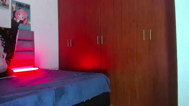 KARINNA  RAVEN online show from 11.08.25