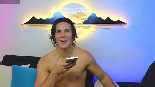 Snapshot of Almiboys chatting on 10.05.25 Almiboys online show from 10.05.25