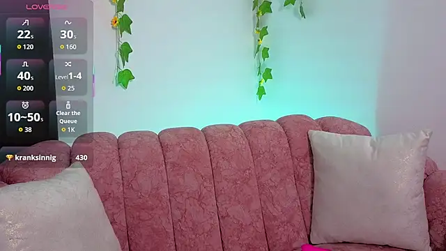 Snapshot of Daiana__prince chatting on 10.15.25 Daiana prince online show from 10.15.25
