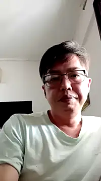 Snapshot of akumasian chatting on 03.22.25 akumasian online show from 03.22.25