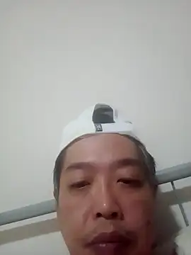 Snapshot of akumasian chatting on 10.17.25 akumasian online show from 10.17.25