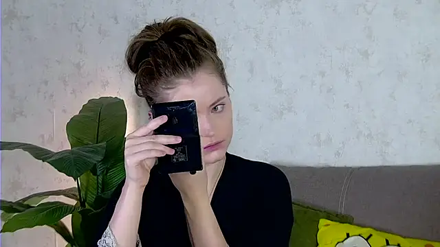 AshleyD  online show from 10.21.25