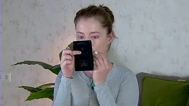 AshleyD  online show from 10.25.25