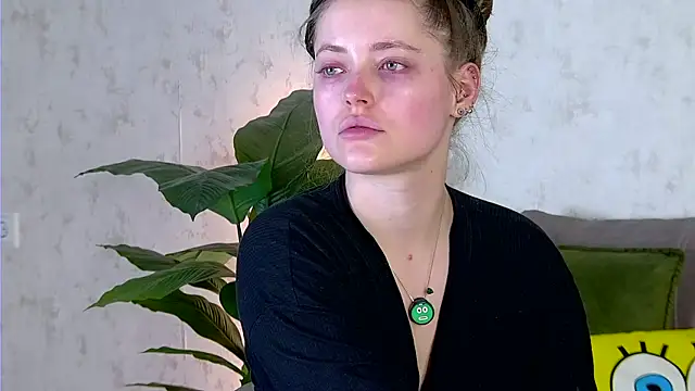 AshleyD  online show from 12.04.25