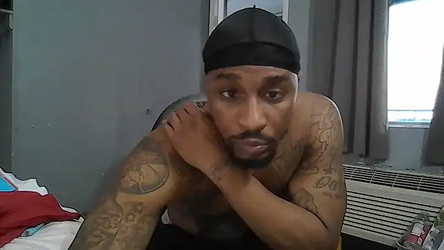 Snapshot of Stressreliev3r chatting on 03.22.25 Stressreliev3r online show from 03.22.25