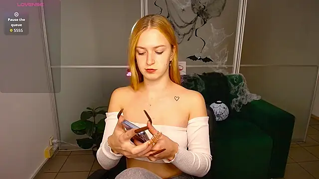 MirandaMayers online show from 10.30.25