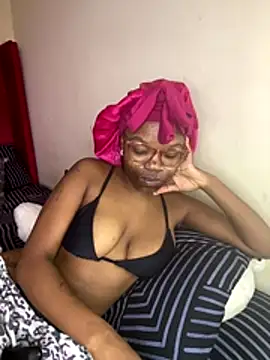 YummyMelanin117 online show from 12.23.25