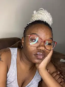 YummyMelanin117 online show from 04.18.26