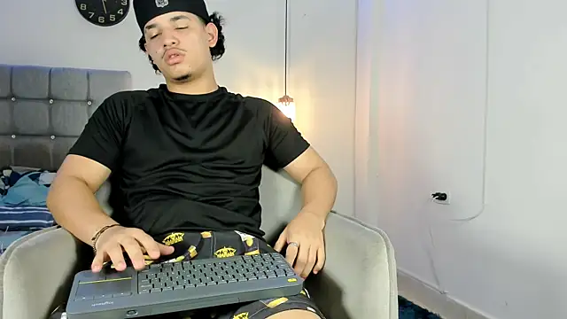 samxx muscle online show from 11.08.25