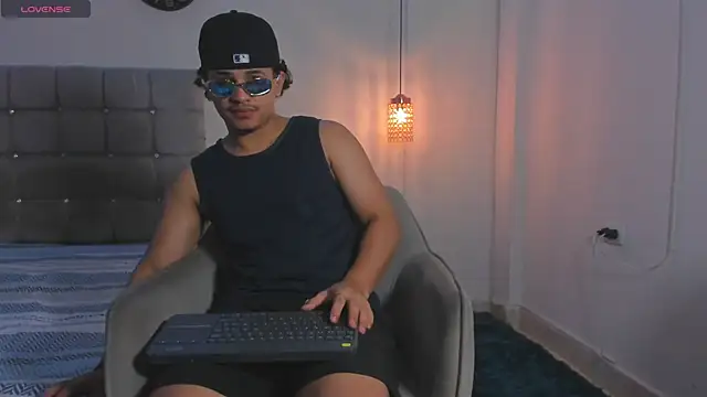 samxx muscle online show from 12.15.25