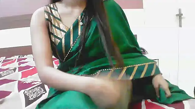 Snapshot of ragini_m_m_s chatting on 10.30.25 ragini m m s online show from 10.30.25