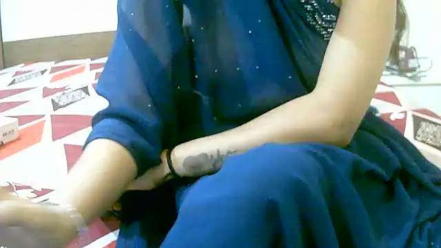 Snapshot of ragini_m_m_s chatting on 11.01.25 ragini m m s online show from 11.01.25