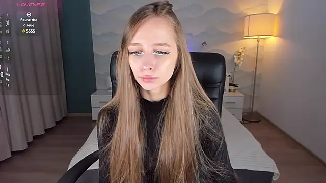 Amy Waynee online show from 10.13.25