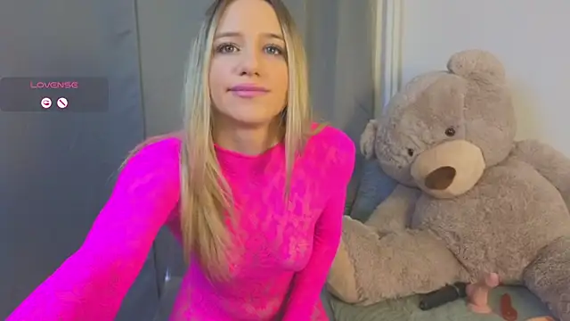 Snapshot of MellisaKim chatting on 11.02.25 MellisaKim online show from 11.02.25