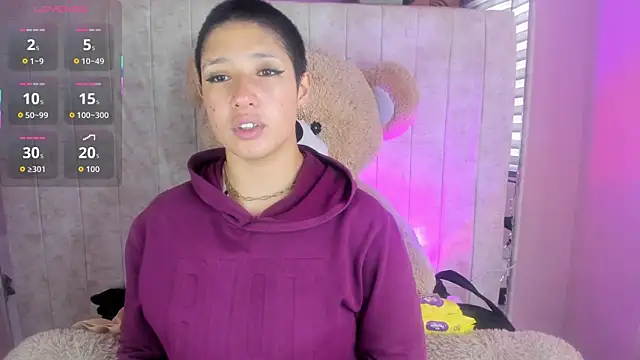 Snapshot of Elaine87_ chatting on 09.30.25 Elaine87 online show from 09.30.25