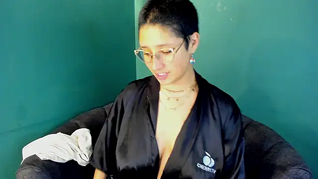 Snapshot of Elaine87_ chatting on 10.14.25 Elaine87 online show from 10.14.25