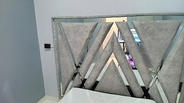 Snapshot of Elaine87_ chatting on 10.24.25 Elaine87 online show from 10.24.25