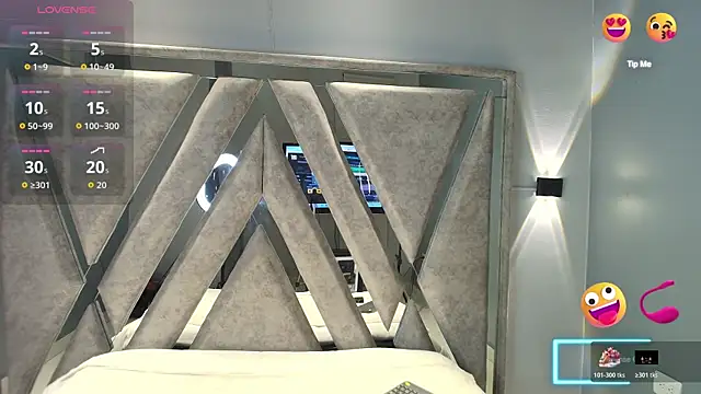 Snapshot of Elaine87_ chatting on 11.10.25 Elaine87 online show from 11.10.25