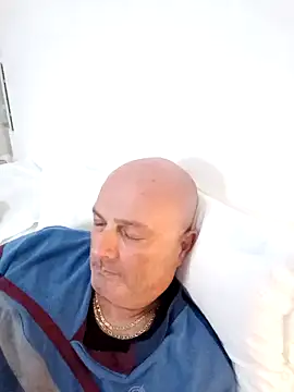 Snapshot of Alexis_Bull chatting on 10.06.25 Alexis Bull online show from 10.06.25