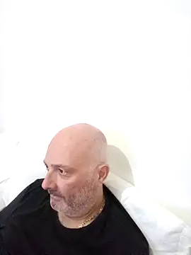 Snapshot of Alexis_Bull chatting on 10.12.25 Alexis Bull online show from 10.12.25