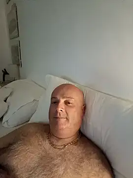 Snapshot of Alexis_Bull chatting on 10.13.25 Alexis Bull online show from 10.13.25