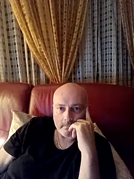 Snapshot of Alexis_Bull chatting on 10.19.25 Alexis Bull online show from 10.19.25