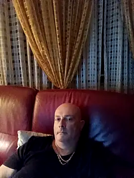 Snapshot of Alexis_Bull chatting on 10.26.25 Alexis Bull online show from 10.26.25